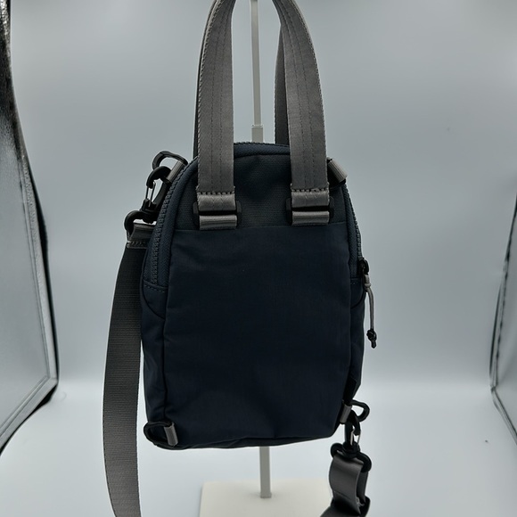 TIMBUK2 Spark Micro Pack Skylight Like New - Picture 6 of 9